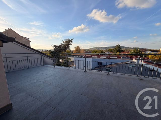 Appartement 3 pieces avec 2 chambres &agrave; louer - 3 pi&egrave;ces - 63,70 m2 - Montigny Les Metz - 57 - LORRAINE