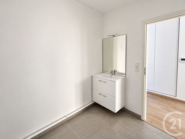 Appartement 2 pieces &agrave; louer - 2 pi&egrave;ces - 46,39 m2 - Montigny Les Metz - 57 - LORRAINE