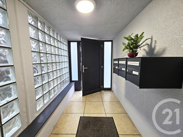 Appartement F3 &agrave; louer - 3 pi&egrave;ces - 36,60 m2 - Longeville Les Metz - 57 - LORRAINE