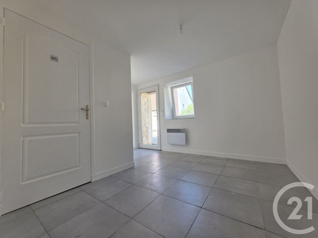 Appartement Local &agrave; louer - 2 pi&egrave;ces - 25,59 m2 - Chaleze - 25 - FRANCHE-COMTE