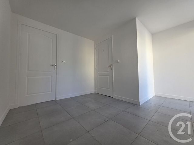 Appartement Local &agrave; louer - 2 pi&egrave;ces - 25,59 m2 - Chaleze - 25 - FRANCHE-COMTE