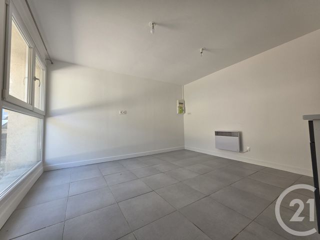 Appartement Local &agrave; louer - 2 pi&egrave;ces - 25,59 m2 - Chaleze - 25 - FRANCHE-COMTE