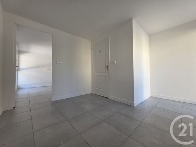 Appartement Local &agrave; louer - 2 pi&egrave;ces - 25,59 m2 - Chaleze - 25 - FRANCHE-COMTE