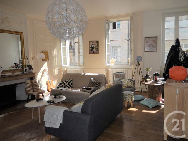 Appartement F3 &agrave; louer - 3 pi&egrave;ces - 100,05 m2 - Besancon - 25 - FRANCHE-COMTE