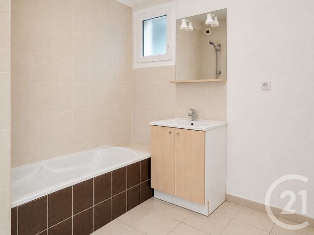 Appartement F3 &agrave; louer - 3 pi&egrave;ces - 74,71 m2 - Besancon - 25 - FRANCHE-COMTE
