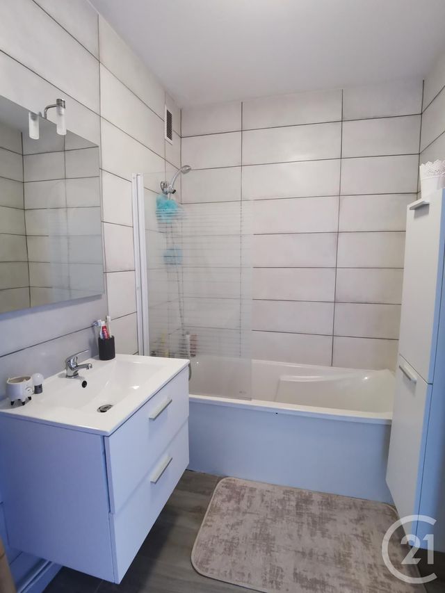 Appartement F3 &agrave; louer - 3 pi&egrave;ces - 64,41 m2 - Besancon - 25 - FRANCHE-COMTE