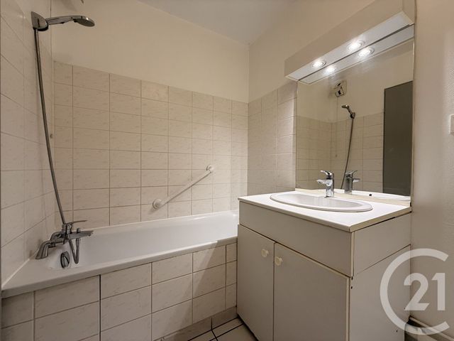 Appartement F4 &agrave; louer - 4 pi&egrave;ces - 81,05 m2 - Besancon - 25 - FRANCHE-COMTE