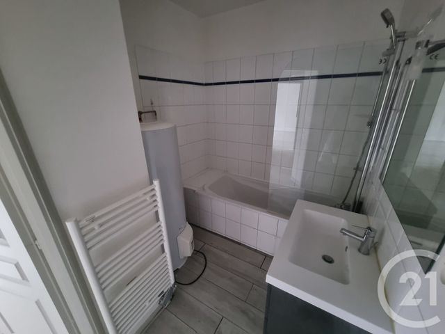 Appartement F3 &agrave; louer - 3 pi&egrave;ces - 49,10 m2 - Besancon - 25 - FRANCHE-COMTE