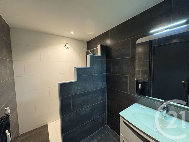 Appartement F3 &agrave; louer - 3 pi&egrave;ces - 77,04 m2 - Besancon - 25 - FRANCHE-COMTE