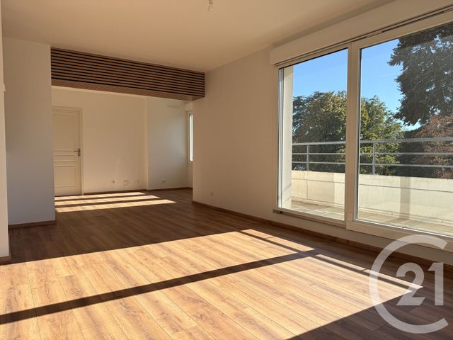 Appartement F4 &agrave; louer - 4 pi&egrave;ces - 79,78 m2 - Besancon - 25 - FRANCHE-COMTE
