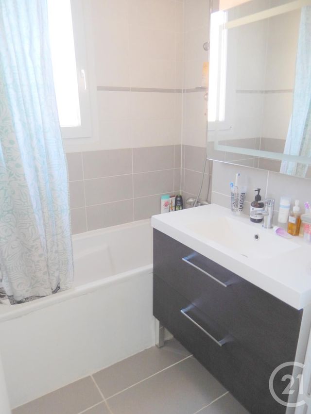 Appartement F4 &agrave; louer - 4 pi&egrave;ces - 66,39 m2 - Besancon - 25 - FRANCHE-COMTE