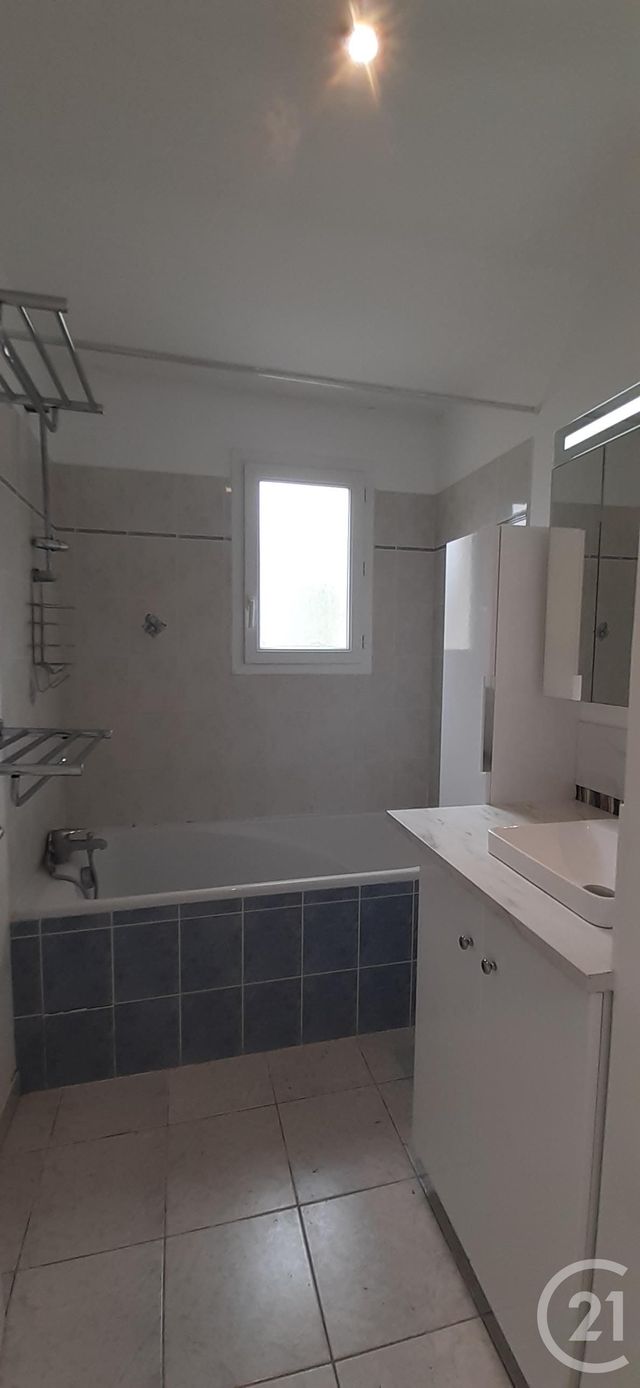 Appartement F3 à louer - 3 pièces - 59,54 m2 - Vernon - 27 - HAUTE-NORMANDIE