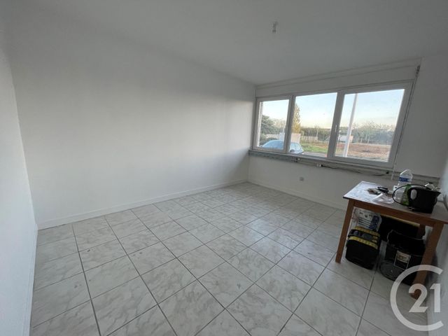 Local commercial à louer - 100.0 m2 - 86 - Vienne