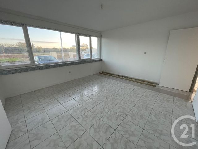 Local commercial à louer - 100.0 m2 - 86 - Vienne