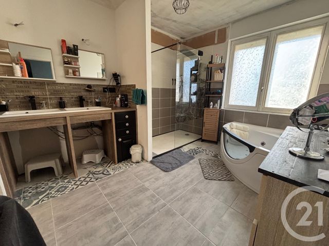 Maison à vendre - 7 pièces - 130 m2 - Chatellerault - 86 - POITOU-CHARENTES