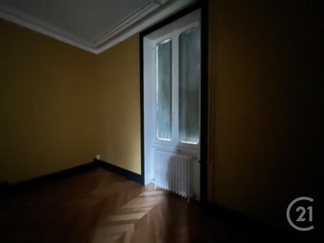 Maison à vendre - 7 pièces - 220 m2 - Chatellerault - 86 - POITOU-CHARENTES