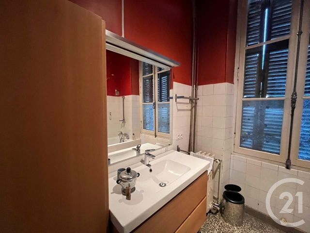 Maison à vendre - 7 pièces - 220 m2 - Chatellerault - 86 - POITOU-CHARENTES