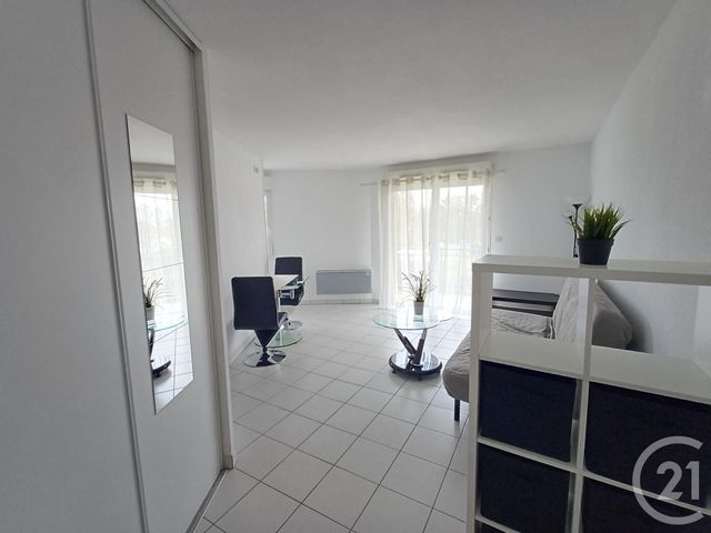 Appartement T1 à louer - 1 pièce - 28,20 m2 - Chatellerault - 86 - POITOU-CHARENTES