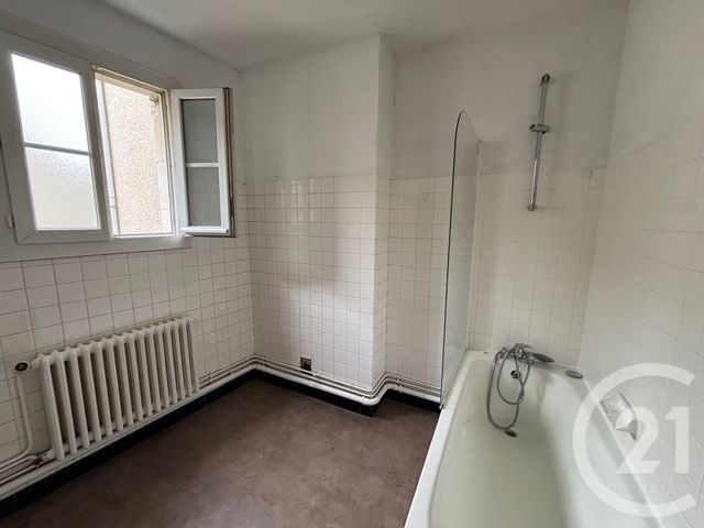 Appartement T2 à vendre - 2 pièces - 55,99 m2 - Chatellerault - 86 - POITOU-CHARENTES