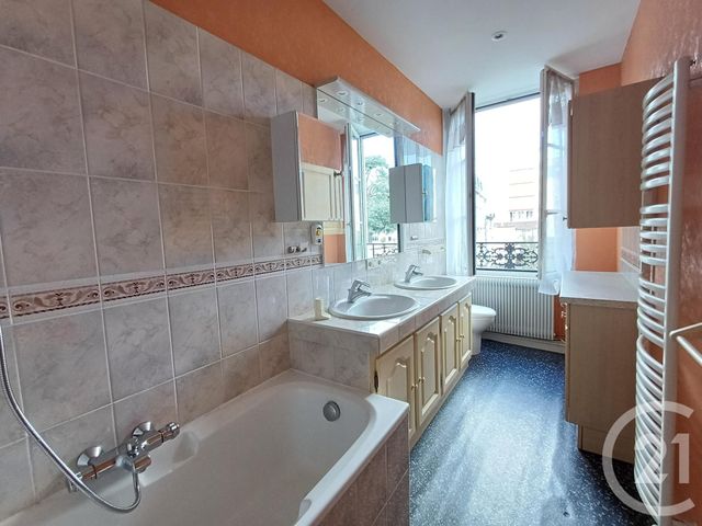 Appartement T2 à louer - 2 pièces - 56,80 m2 - Chatellerault - 86 - POITOU-CHARENTES