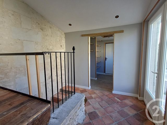 Maison &agrave; louer - 4 pi&egrave;ces - 106,82 m2 - Dange St Romain - 86 - POITOU-CHARENTES