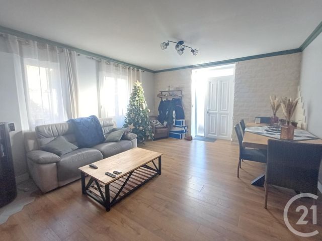 Maison &agrave; louer - 4 pi&egrave;ces - 106,82 m2 - Dange St Romain - 86 - POITOU-CHARENTES