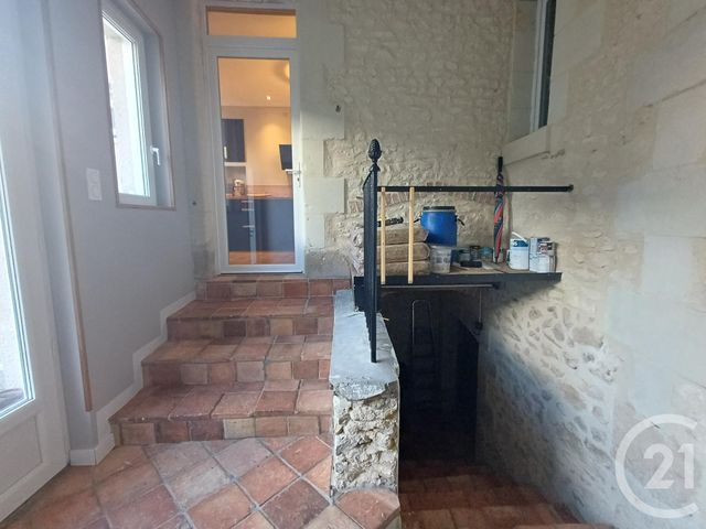 Maison &agrave; louer - 4 pi&egrave;ces - 106,82 m2 - Dange St Romain - 86 - POITOU-CHARENTES