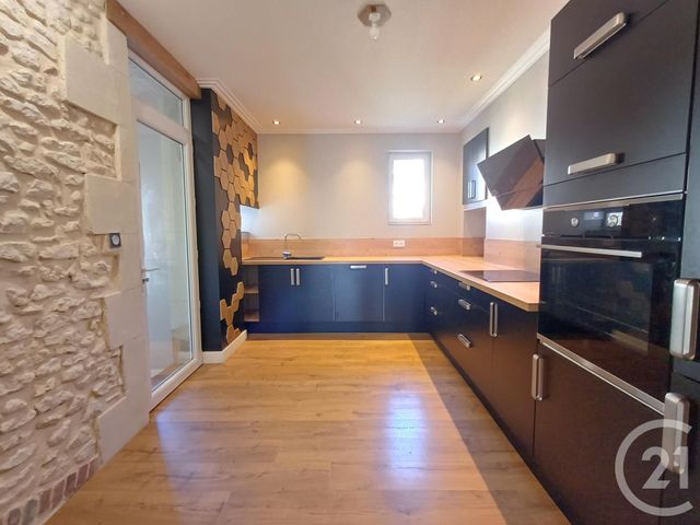 Maison &agrave; louer - 4 pi&egrave;ces - 106,82 m2 - Dange St Romain - 86 - POITOU-CHARENTES