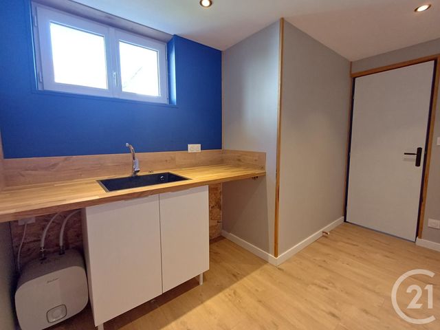 Maison &agrave; louer - 4 pi&egrave;ces - 106,82 m2 - Dange St Romain - 86 - POITOU-CHARENTES