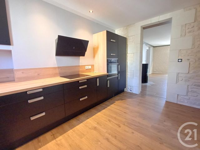Maison &agrave; louer - 4 pi&egrave;ces - 106,82 m2 - Dange St Romain - 86 - POITOU-CHARENTES