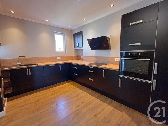 Maison &agrave; louer - 4 pi&egrave;ces - 106,82 m2 - Dange St Romain - 86 - POITOU-CHARENTES
