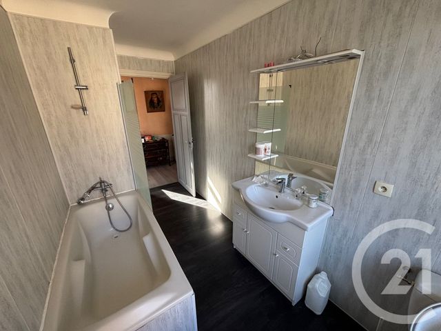 Maison à vendre - 6 pièces - 150 m2 - Scorbe Clairvaux - 86 - POITOU-CHARENTES