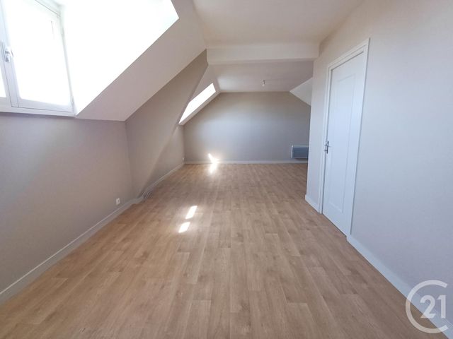 Appartement T2 à louer - 2 pièces - 65,85 m2 - Chatellerault - 86 - POITOU-CHARENTES