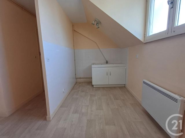 Appartement T2 à louer - 2 pièces - 65,85 m2 - Chatellerault - 86 - POITOU-CHARENTES