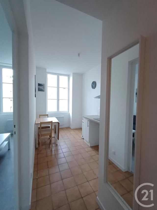 Appartement T1 à louer - 1 pièce - 24,40 m2 - Chatellerault - 86 - POITOU-CHARENTES