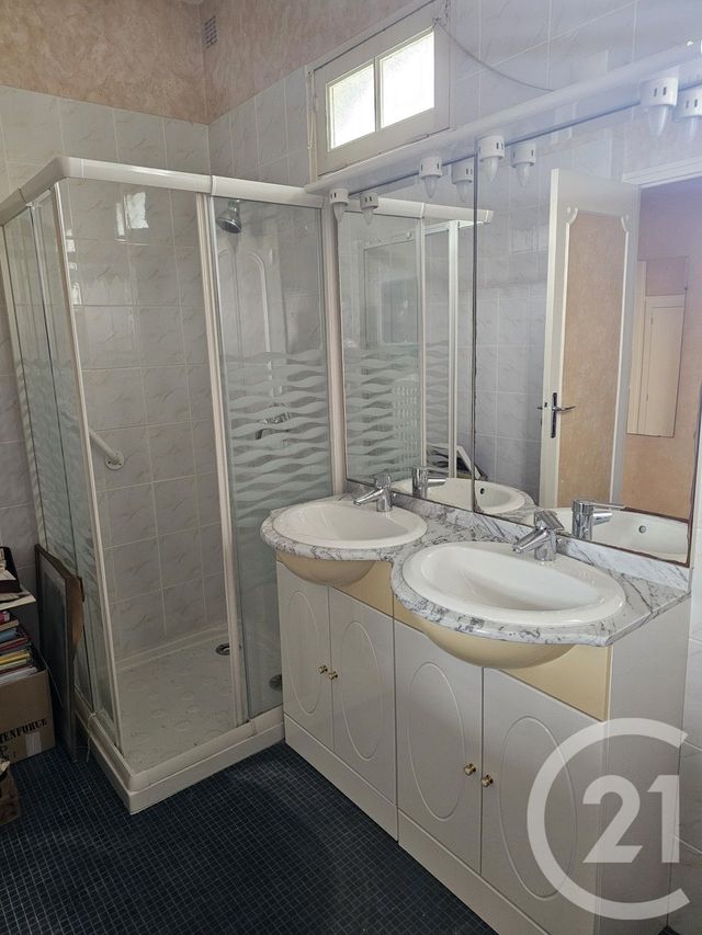 Maison &agrave; vendre - 9 pi&egrave;ces - 220,84 m2 - Chatellerault - 86 - POITOU-CHARENTES