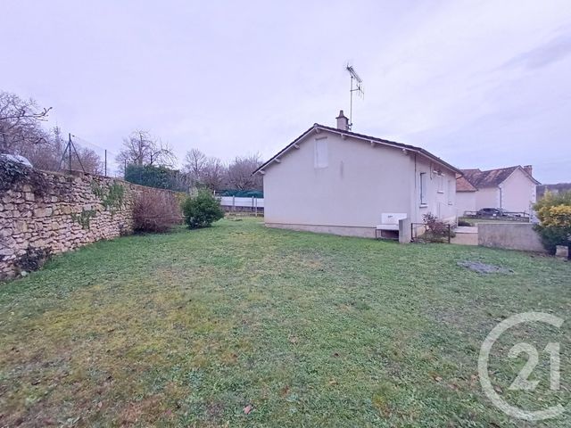 Maison &agrave; louer - 4 pi&egrave;ces - 77,74 m2 - St Pierre De Maille - 86 - POITOU-CHARENTES