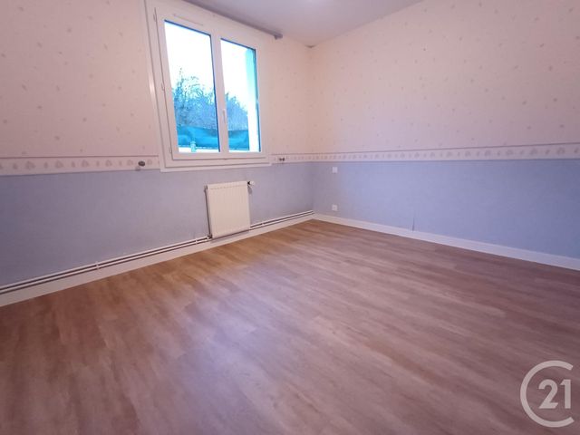 Maison &agrave; louer - 4 pi&egrave;ces - 77,74 m2 - St Pierre De Maille - 86 - POITOU-CHARENTES