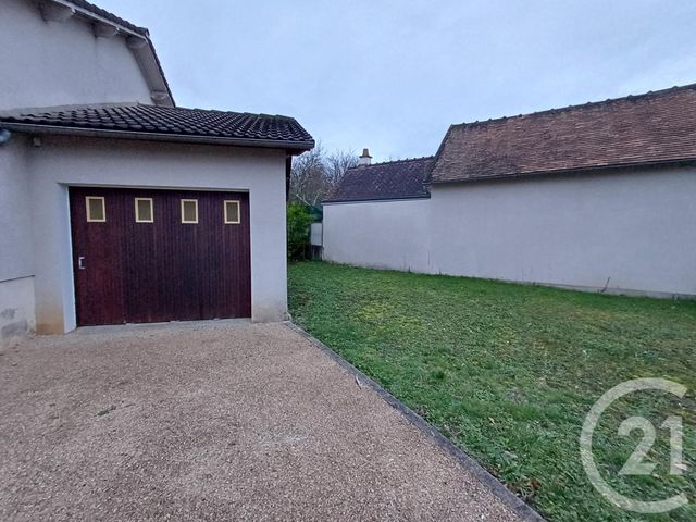 Maison &agrave; louer - 4 pi&egrave;ces - 77,74 m2 - St Pierre De Maille - 86 - POITOU-CHARENTES
