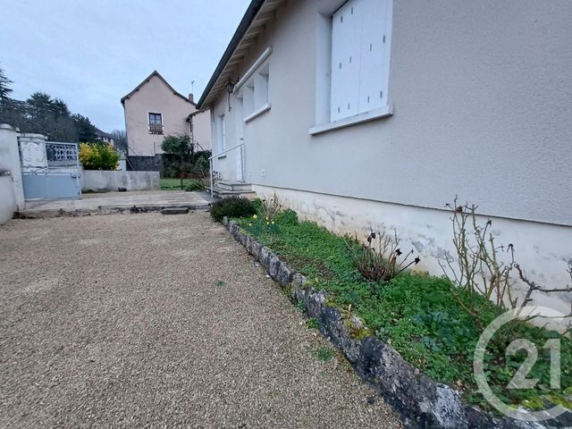 Maison &agrave; louer - 4 pi&egrave;ces - 77,74 m2 - St Pierre De Maille - 86 - POITOU-CHARENTES
