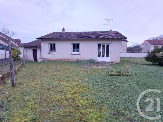 Maison &agrave; louer - 4 pi&egrave;ces - 77,74 m2 - St Pierre De Maille - 86 - POITOU-CHARENTES