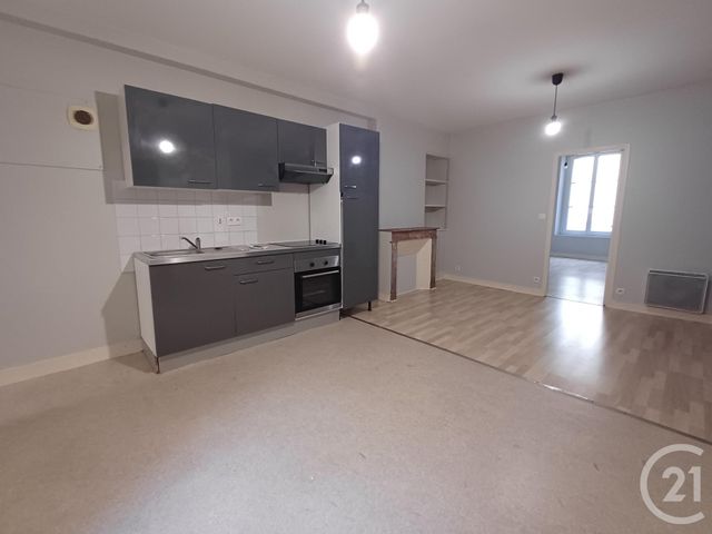 Appartement T3 &agrave; louer - 3 pi&egrave;ces - 64,40 m2 - Chatellerault - 86 - POITOU-CHARENTES