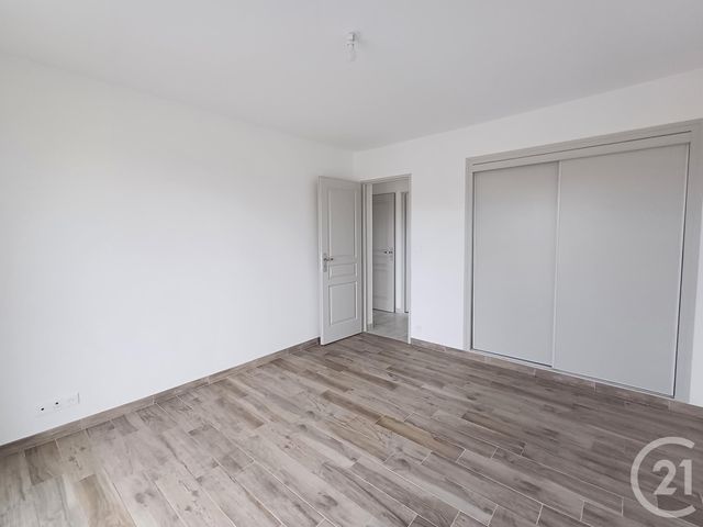 Appartement T4 &agrave; louer - 4 pi&egrave;ces - 93,09 m2 - Chatellerault - 86 - POITOU-CHARENTES