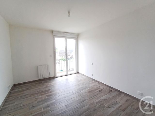 Appartement T4 &agrave; louer - 4 pi&egrave;ces - 93,09 m2 - Chatellerault - 86 - POITOU-CHARENTES