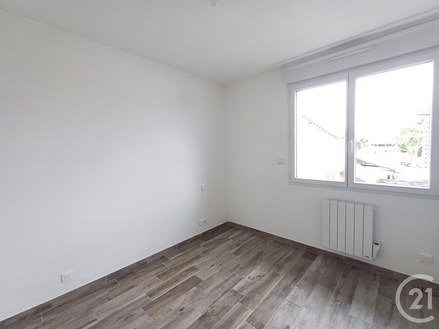 Appartement T4 &agrave; louer - 4 pi&egrave;ces - 93,09 m2 - Chatellerault - 86 - POITOU-CHARENTES