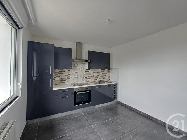 Appartement T4 &agrave; louer - 4 pi&egrave;ces - 93,09 m2 - Chatellerault - 86 - POITOU-CHARENTES