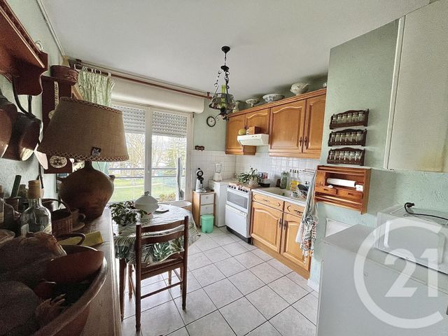 Appartement T3 &agrave; vendre - 3 pi&egrave;ces - 65 m2 - Chatellerault - 86 - POITOU-CHARENTES