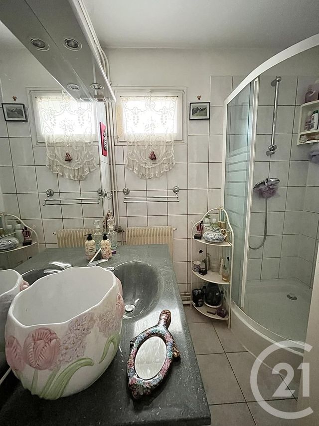 Appartement T3 &agrave; vendre - 3 pi&egrave;ces - 65 m2 - Chatellerault - 86 - POITOU-CHARENTES