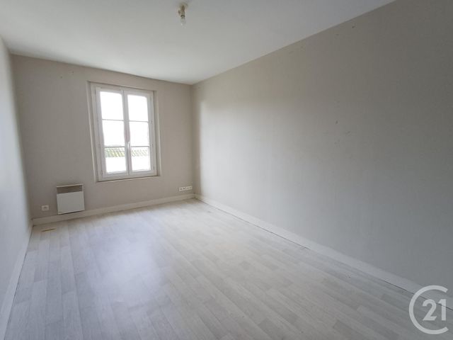 Appartement T3 &agrave; louer - 4 pi&egrave;ces - 78,04 m2 - Chatellerault - 86 - POITOU-CHARENTES