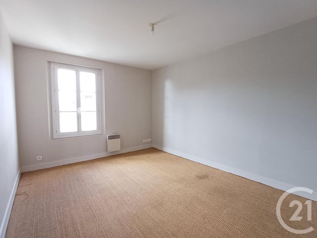 Appartement T3 &agrave; louer - 4 pi&egrave;ces - 78,04 m2 - Chatellerault - 86 - POITOU-CHARENTES